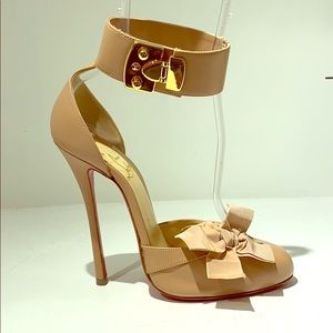 ONLY worn ONCE Christian Louboutin heel
